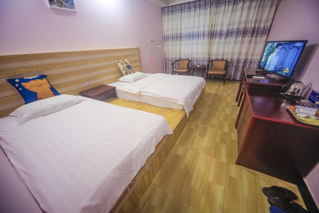 Fawlty Towers Hotel Яншо Номер фото